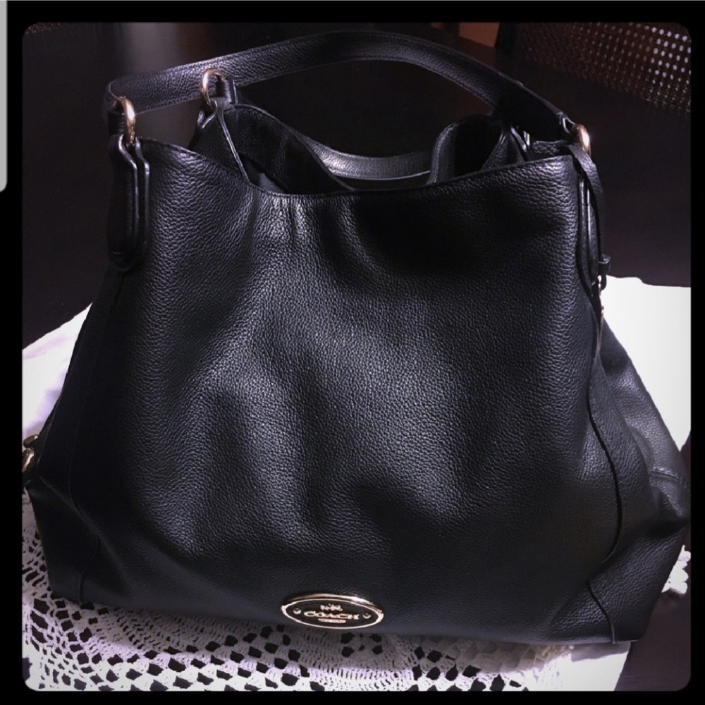 Coach Black Pebbled Leather Shoulder B8ag